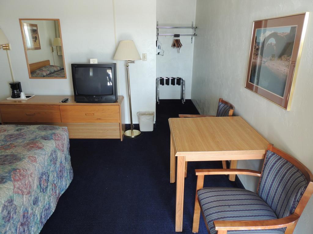 בלאנדינג Best Western Gateway Inn חדר תמונה