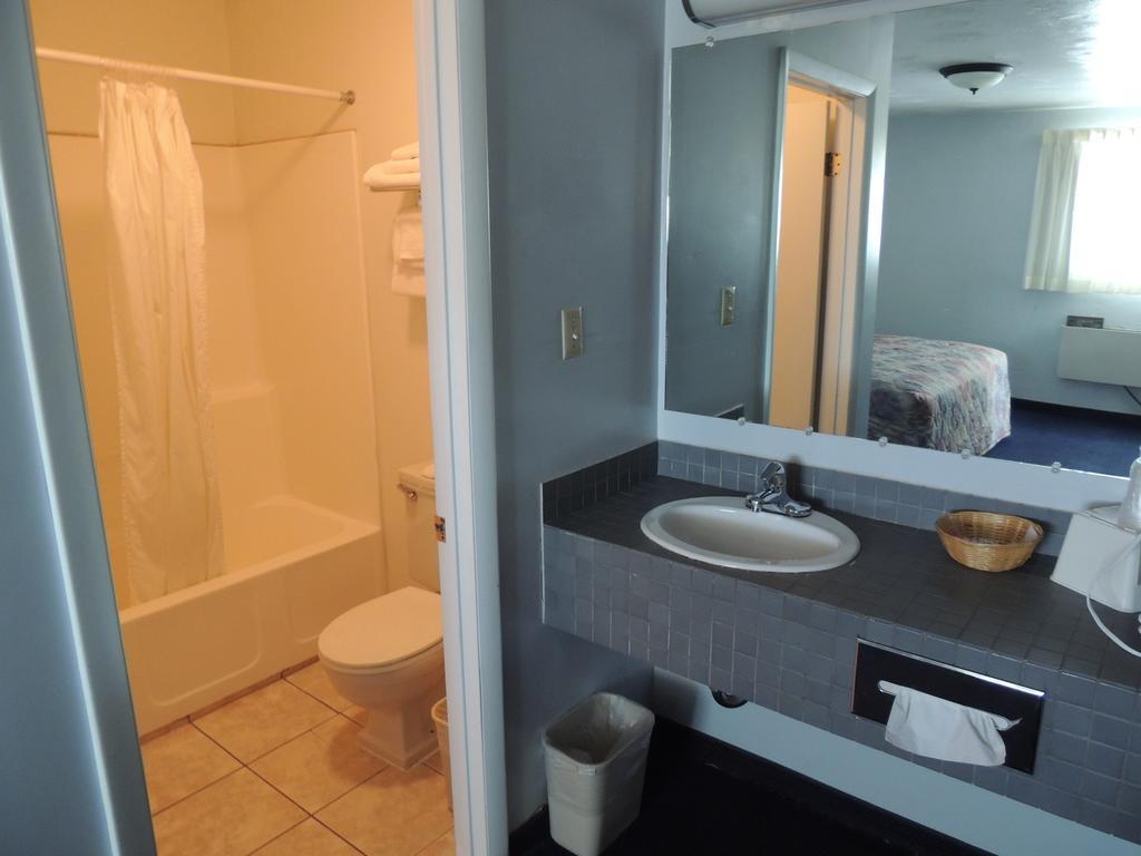 בלאנדינג Best Western Gateway Inn חדר תמונה