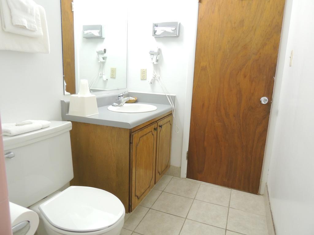 בלאנדינג Best Western Gateway Inn חדר תמונה
